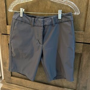 Nike Golf gray shorts Sz 4. Excellent condition.